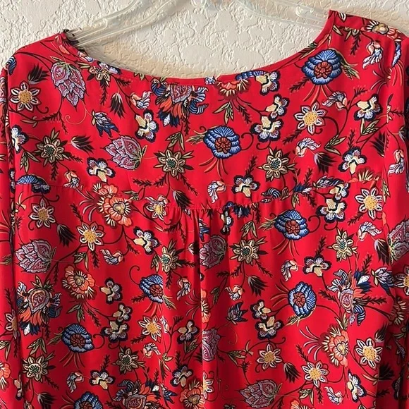 Chelsea & Theodore Women Long-Sleeve Crossover Woven Top Red Floral Paisley SzL - Picture 7 of 7